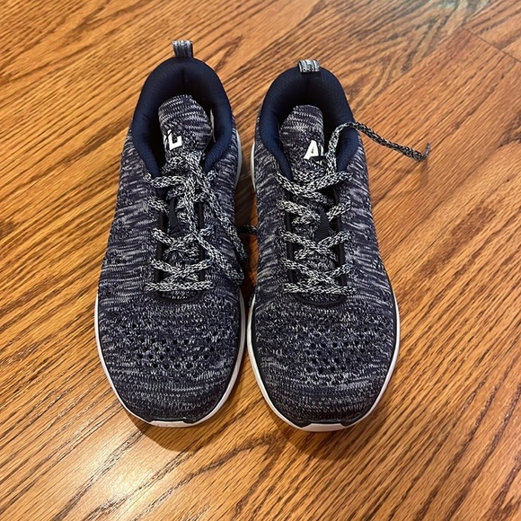 APL Woman’s Blue Techloom Prow Sneakers Size 5.5 - Picture 2 of 6